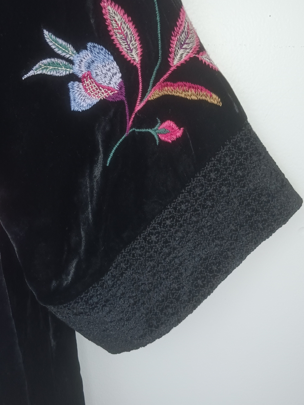 JOHNNY WAS SANDRA EMBROIDERED VELVET WIDE CUFF KIMONO BLACK SZ 2XL NWOT $395 - Picture 3 of 7